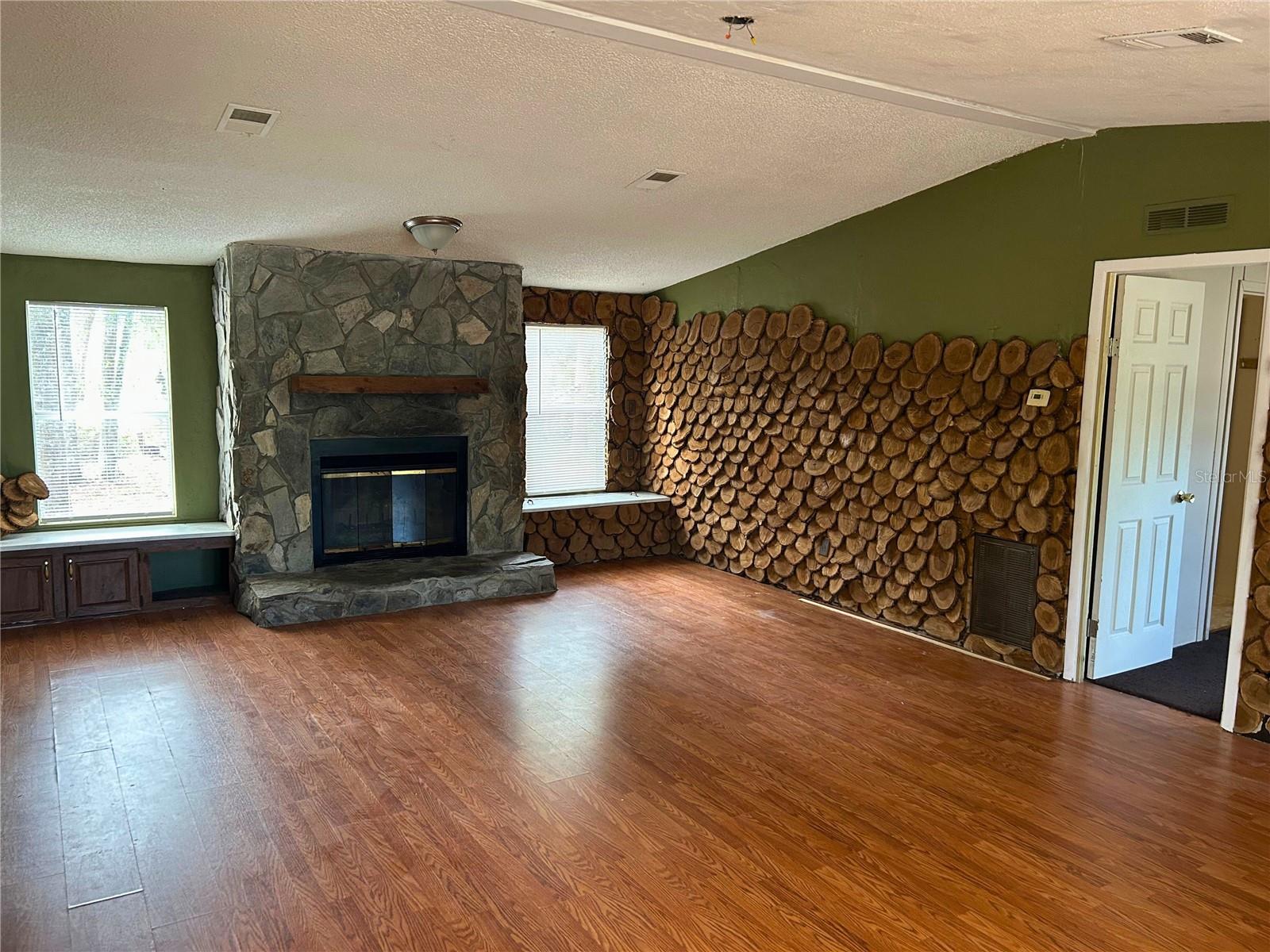 MOON LAKE ESTATES - Residential