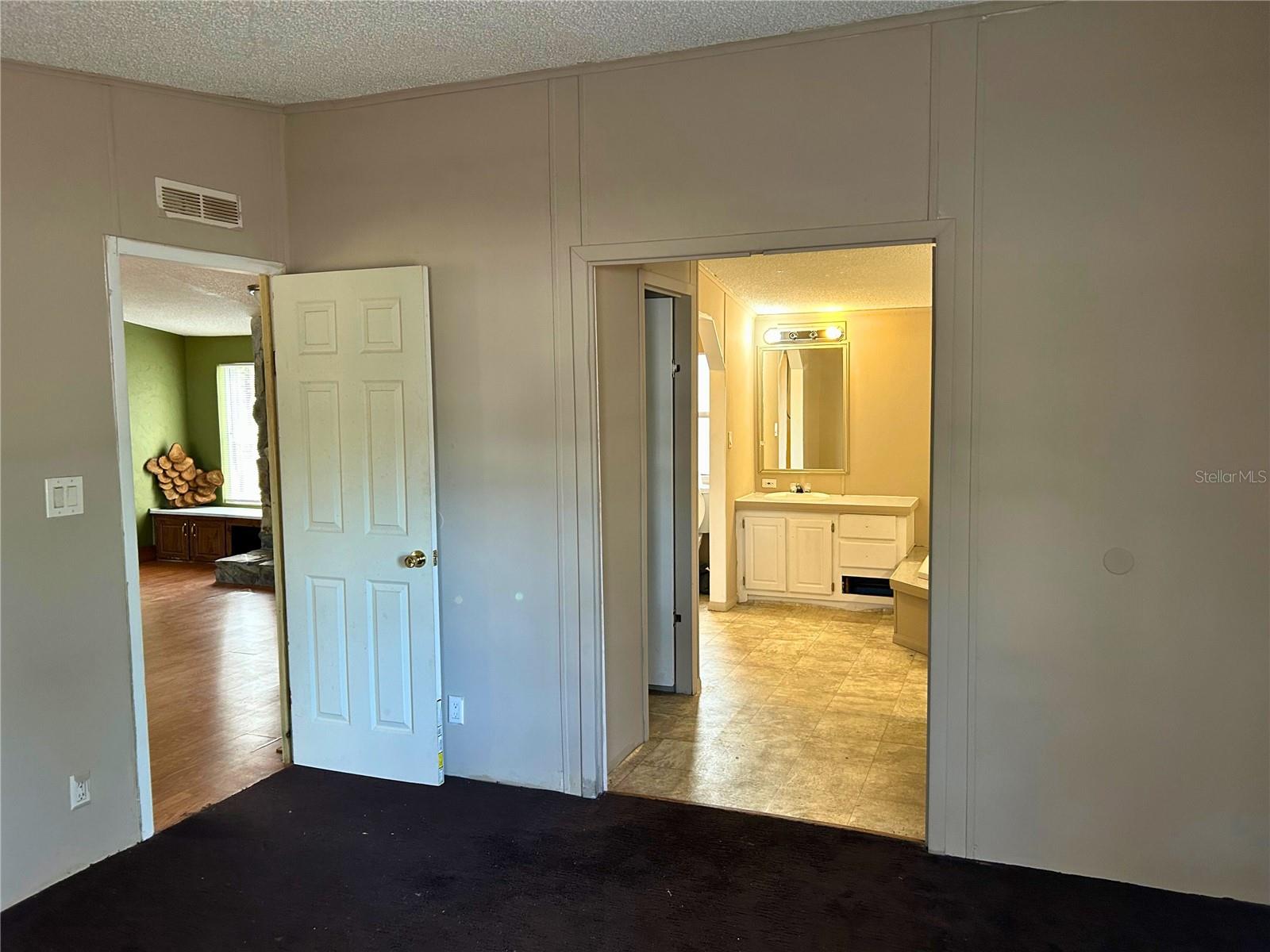 MOON LAKE ESTATES - Residential