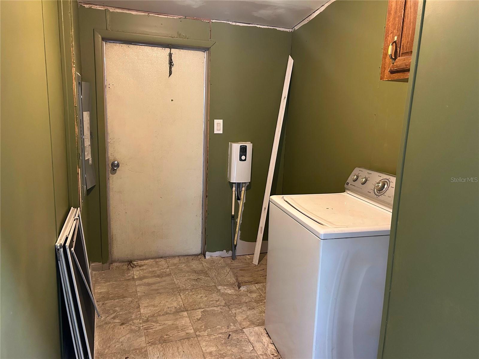 MOON LAKE ESTATES - Residential