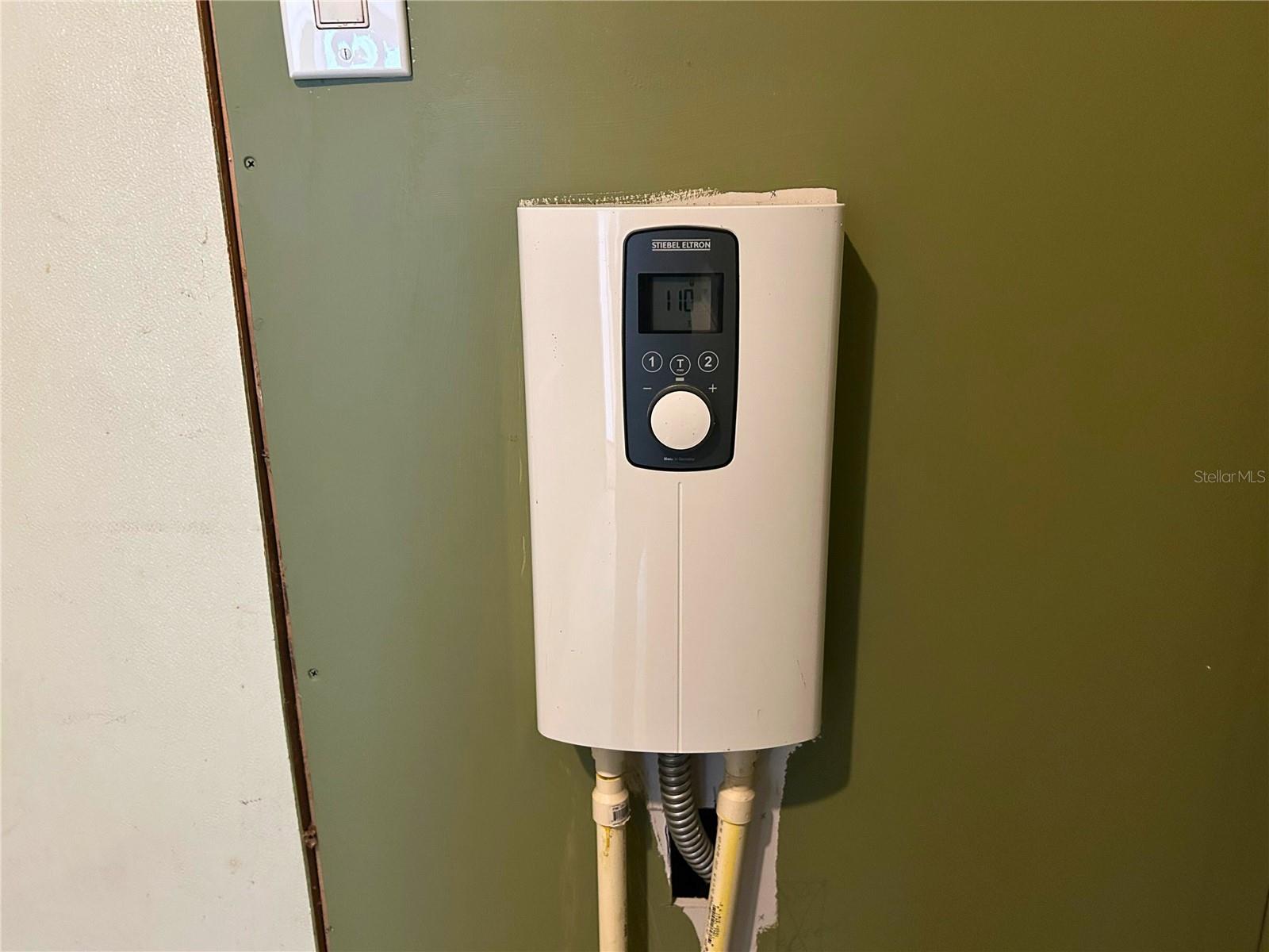 MOON LAKE ESTATES - Residential