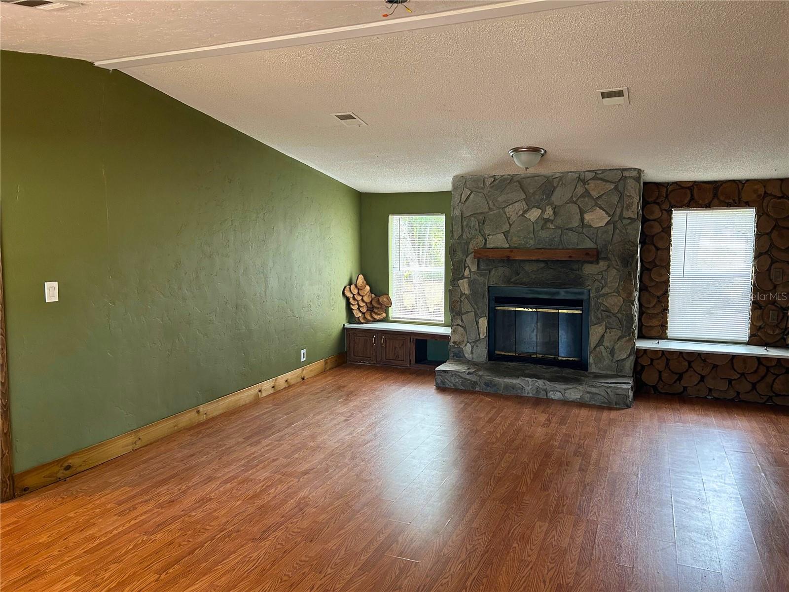 MOON LAKE ESTATES - Residential