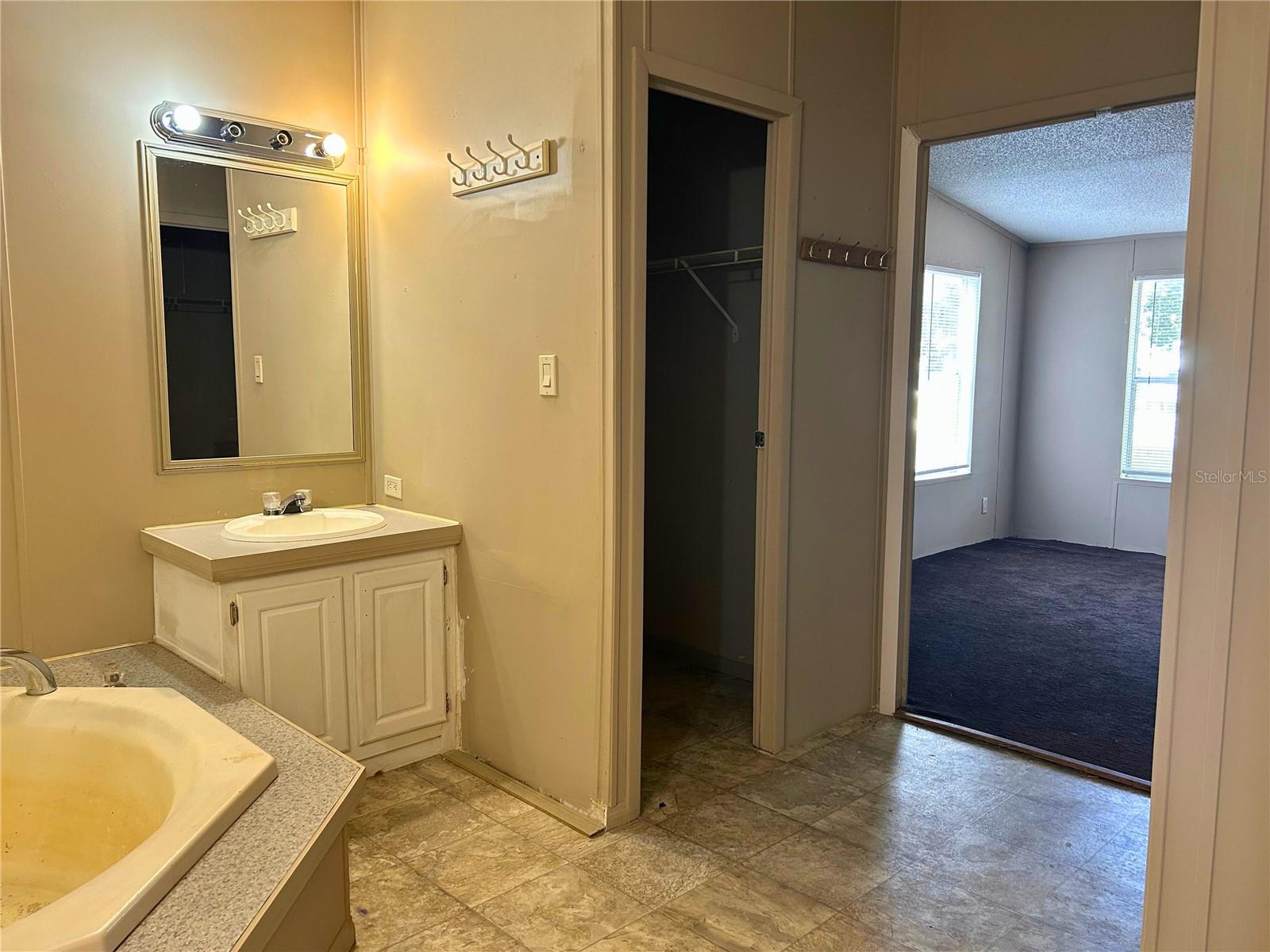 MOON LAKE ESTATES - Residential