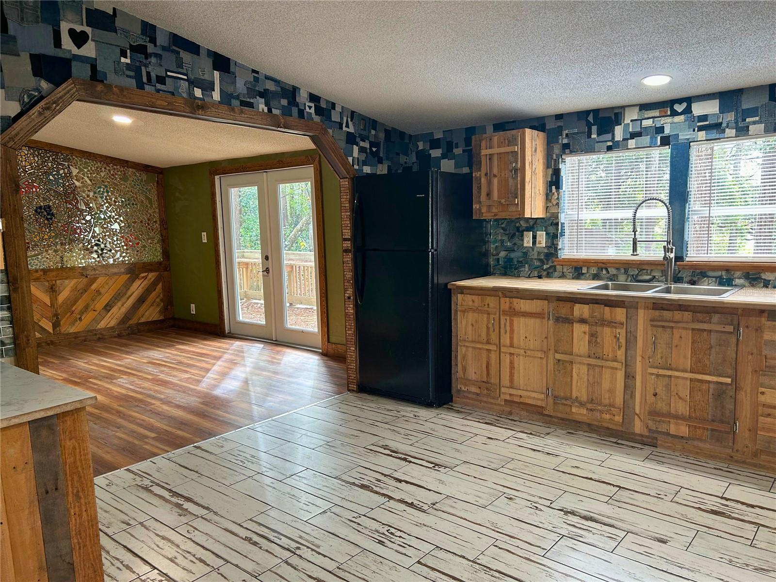 MOON LAKE ESTATES - Residential