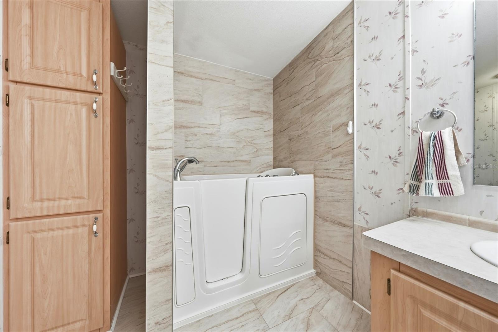 OAK RIDGE ESTATES - Residential