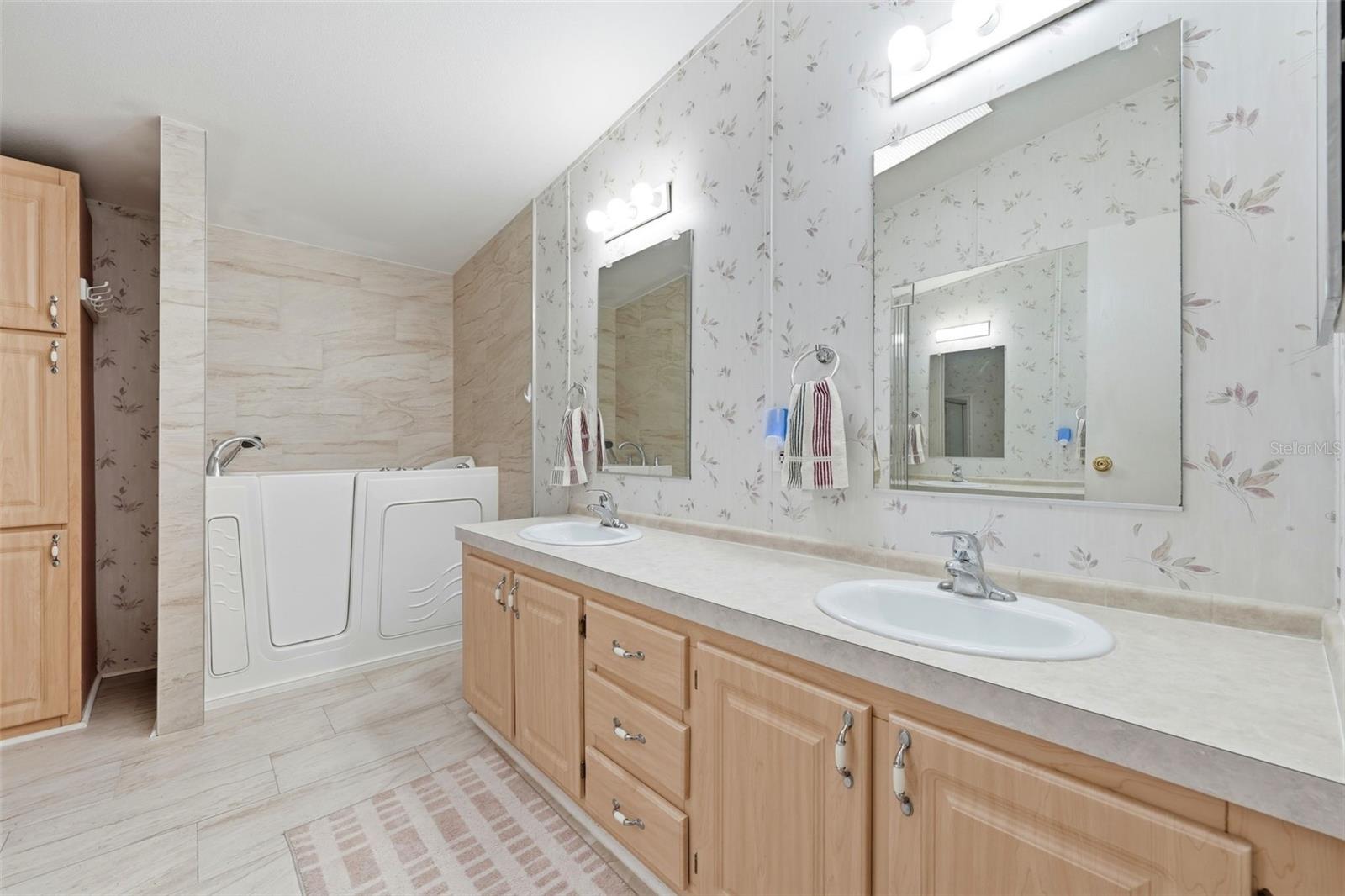 OAK RIDGE ESTATES - Residential