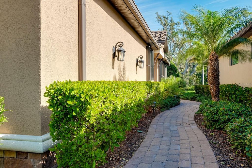 Luxury Homes for Sale in Casey Key Florida 55 Photo of 5652 Semolino St, Nokomis, FL 34275 (MLS # A4666412)