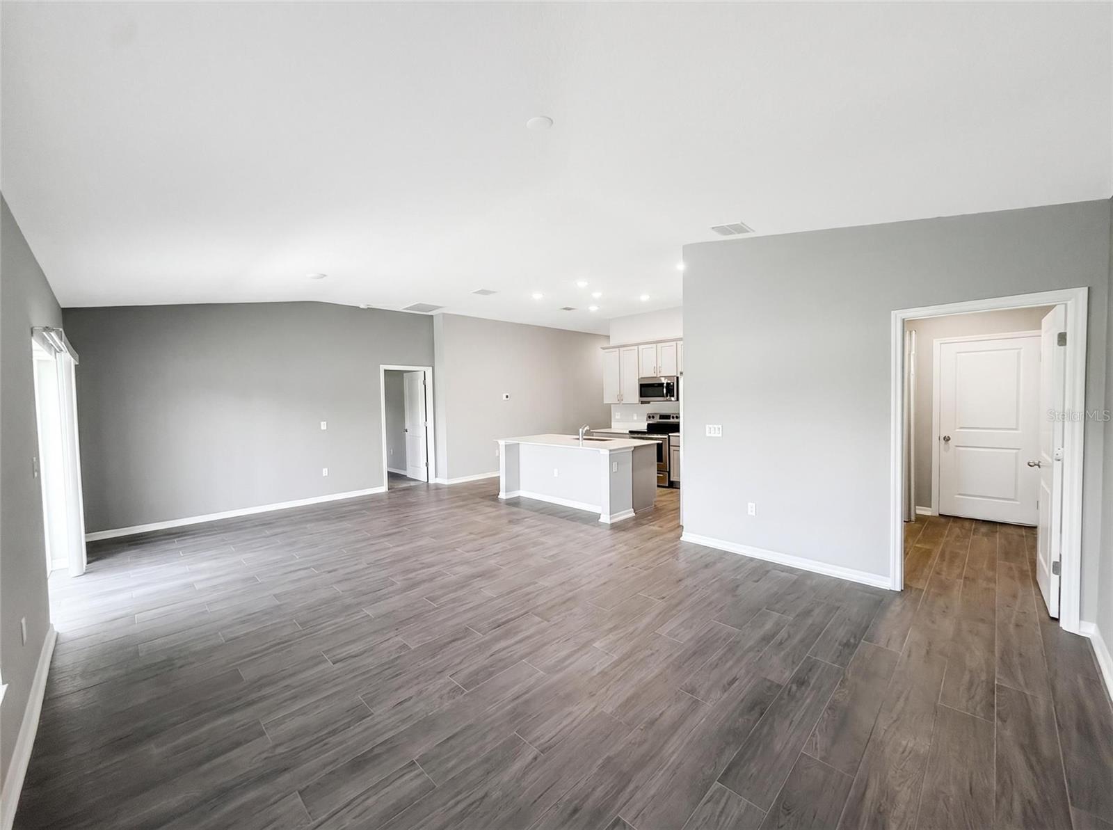 3989 WILLOWBROOK DRIVE