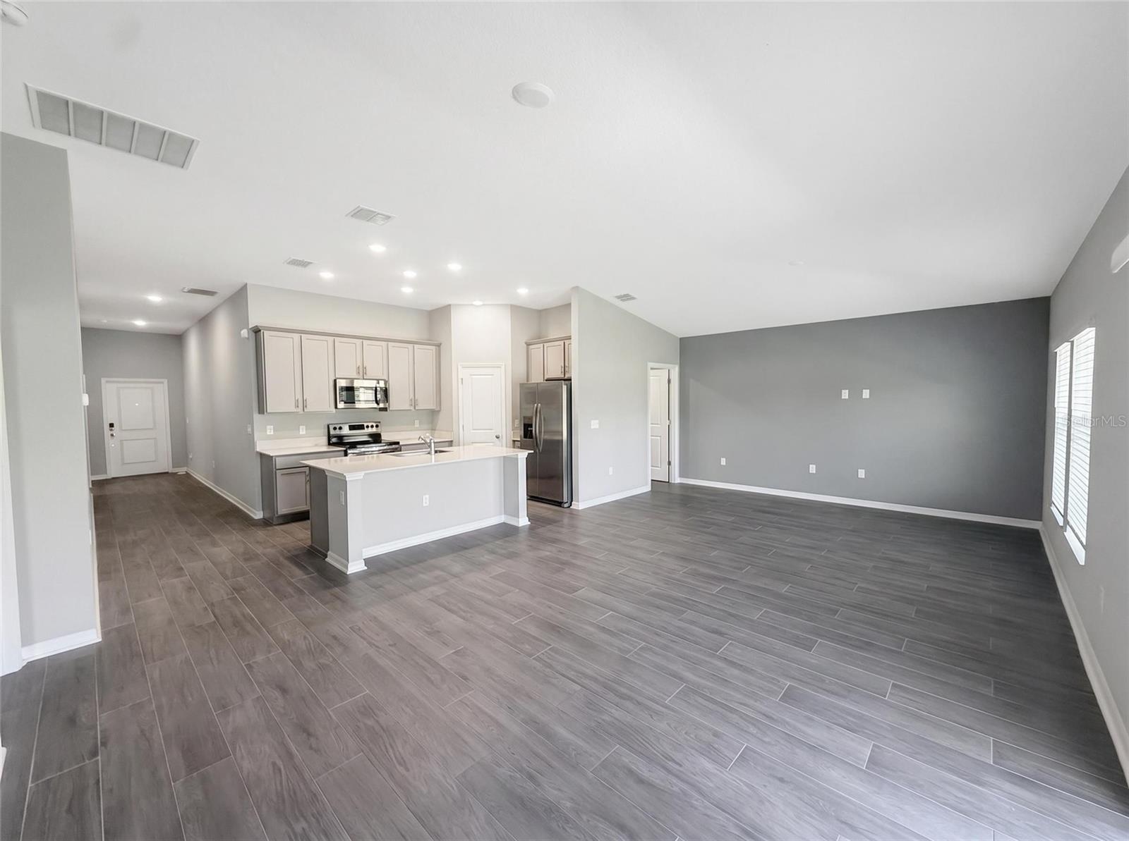 3989 WILLOWBROOK DRIVE
