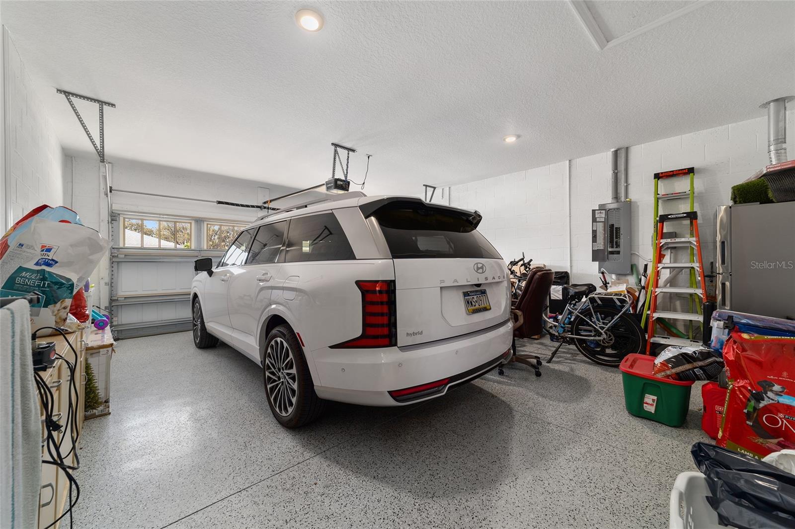 ON TOP OF THE WORLD - Residential