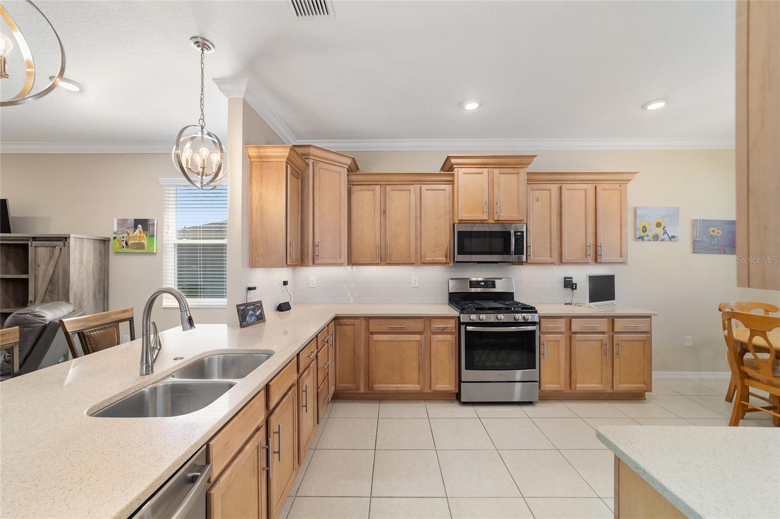 ON TOP OF THE WORLD - Residential