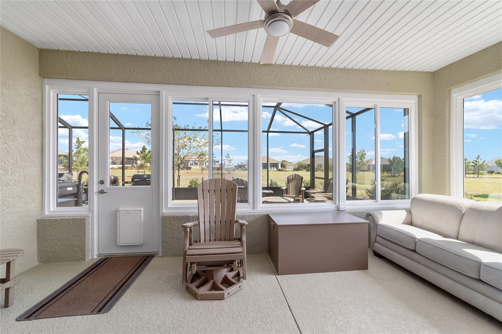 ON TOP OF THE WORLD - Residential