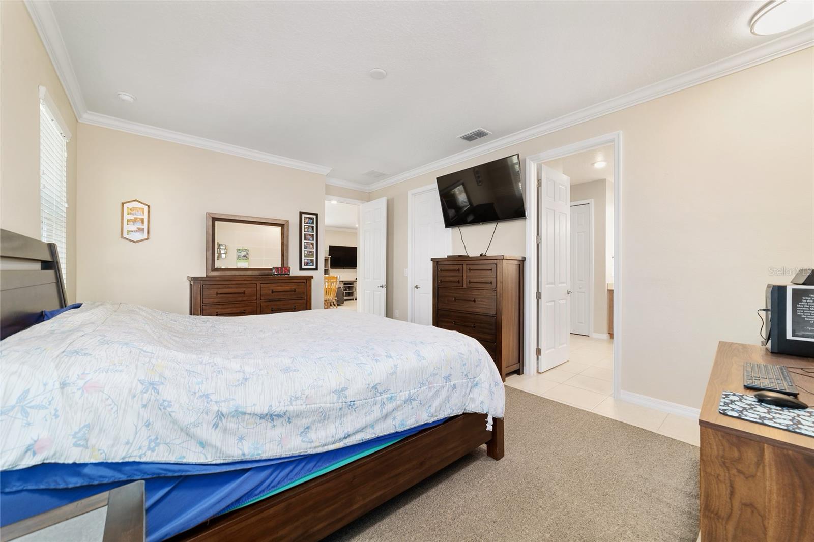 ON TOP OF THE WORLD - Residential