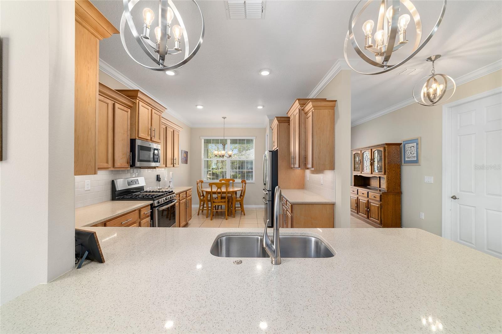 ON TOP OF THE WORLD - Residential