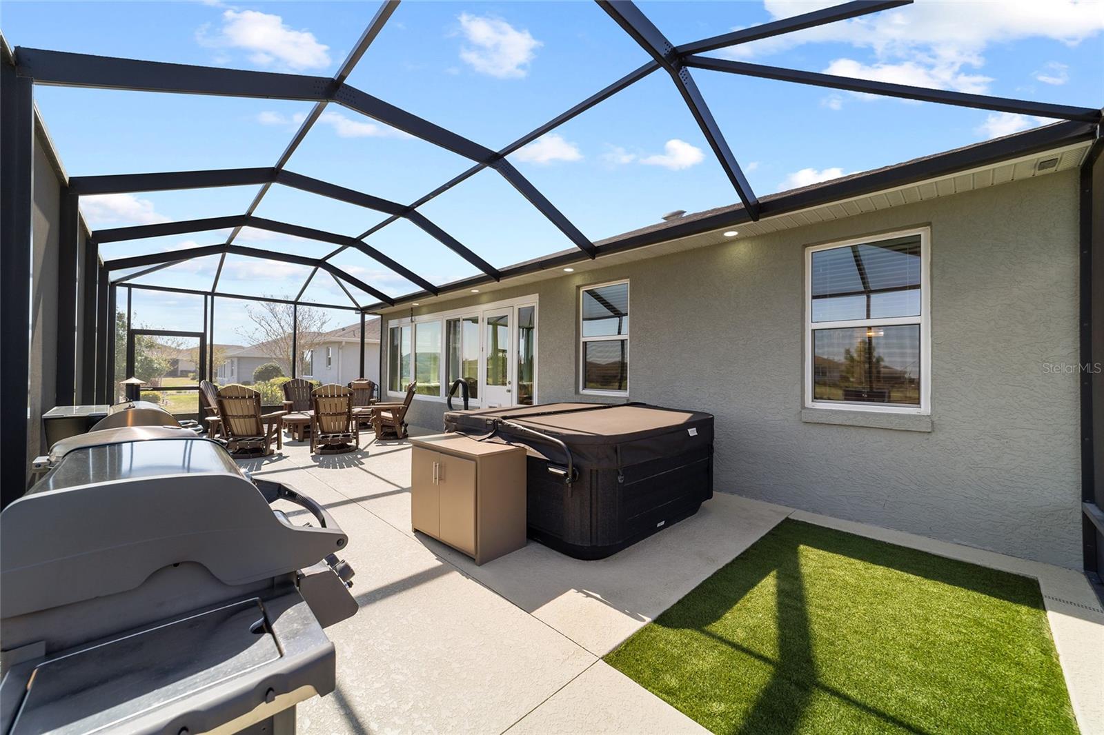 ON TOP OF THE WORLD - Residential