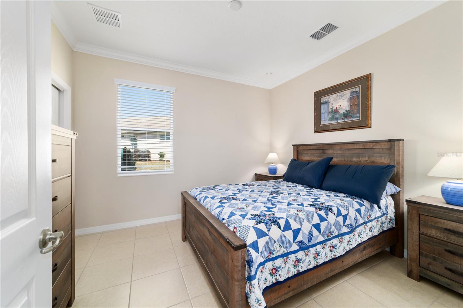 ON TOP OF THE WORLD - Residential