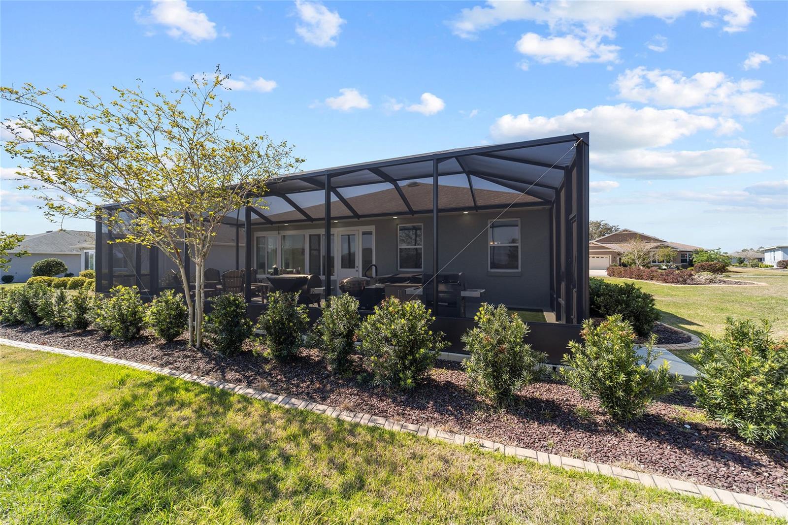 ON TOP OF THE WORLD - Residential