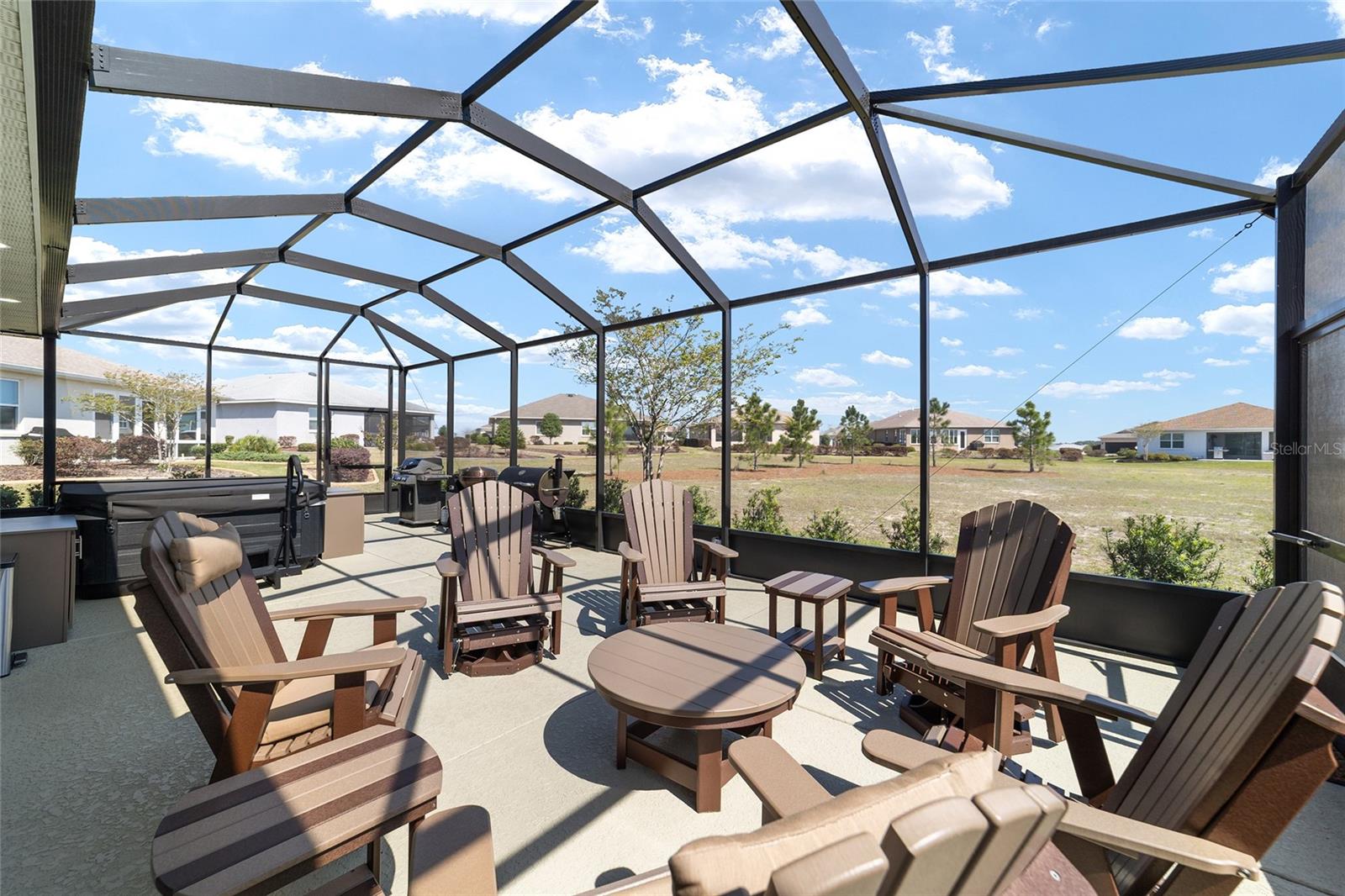 ON TOP OF THE WORLD - Residential