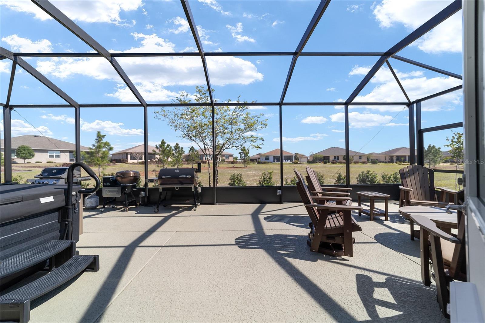 ON TOP OF THE WORLD - Residential