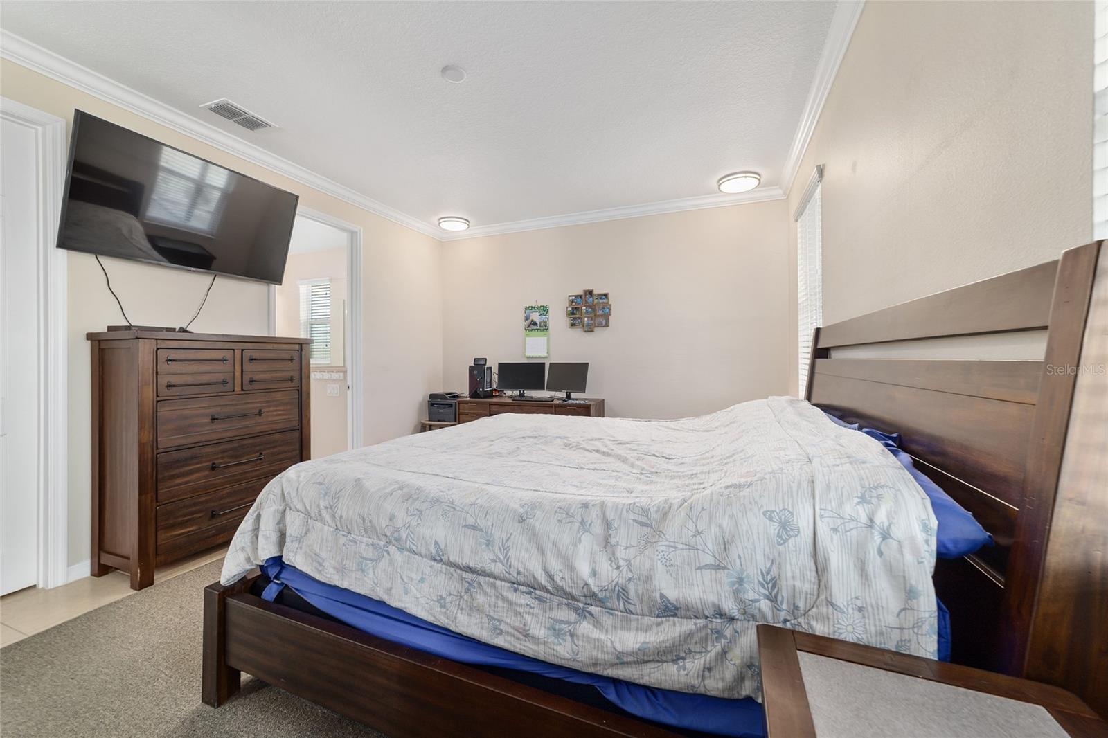 ON TOP OF THE WORLD - Residential