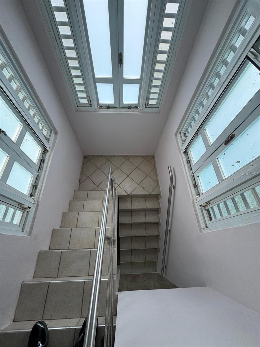 RIVER EDGE HILLS - Residential