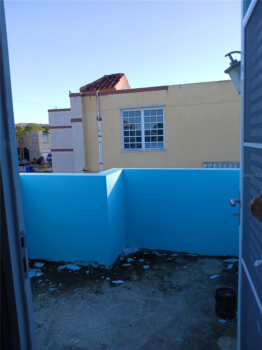 RIVER EDGE HILLS - Residential