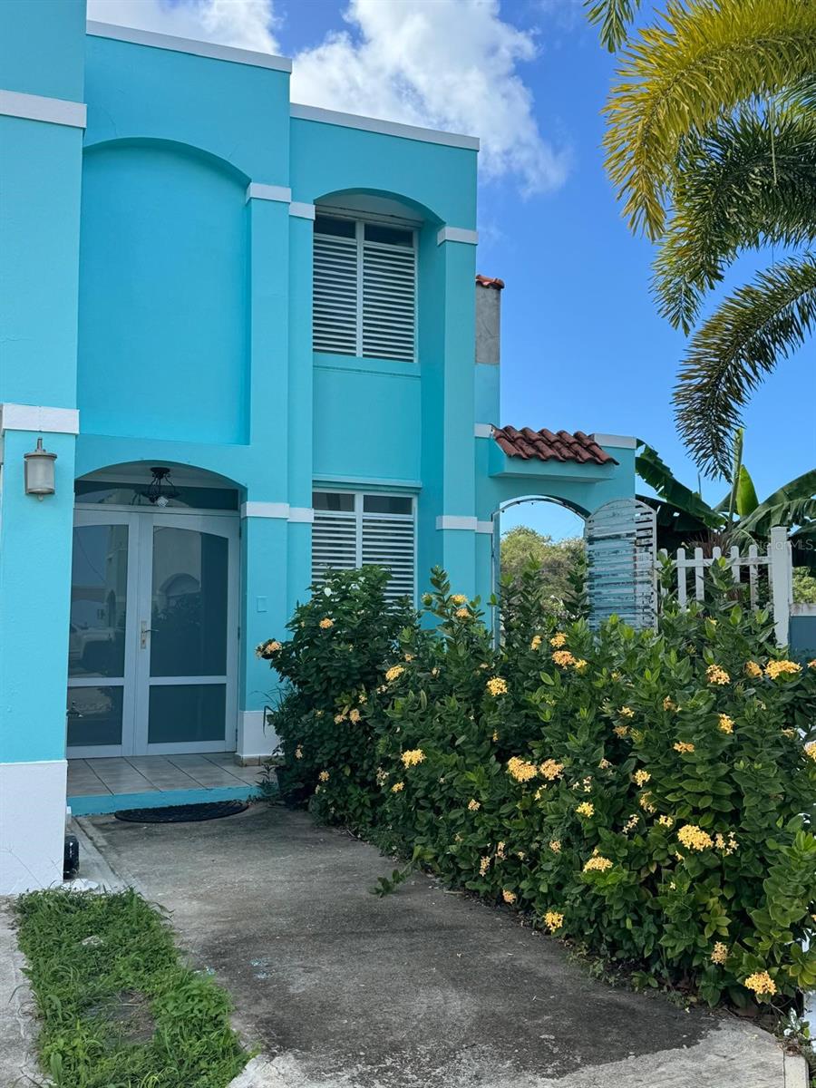 RIVER EDGE HILLS - Residential