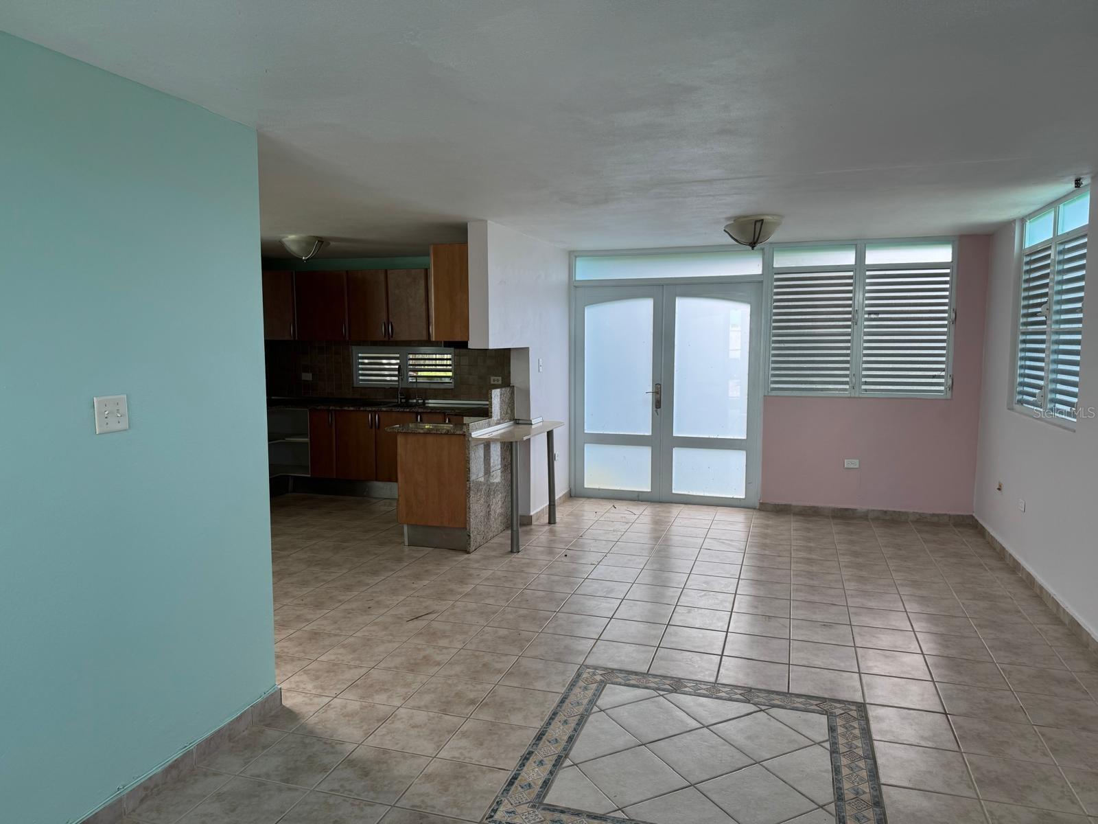 RIVER EDGE HILLS - Residential