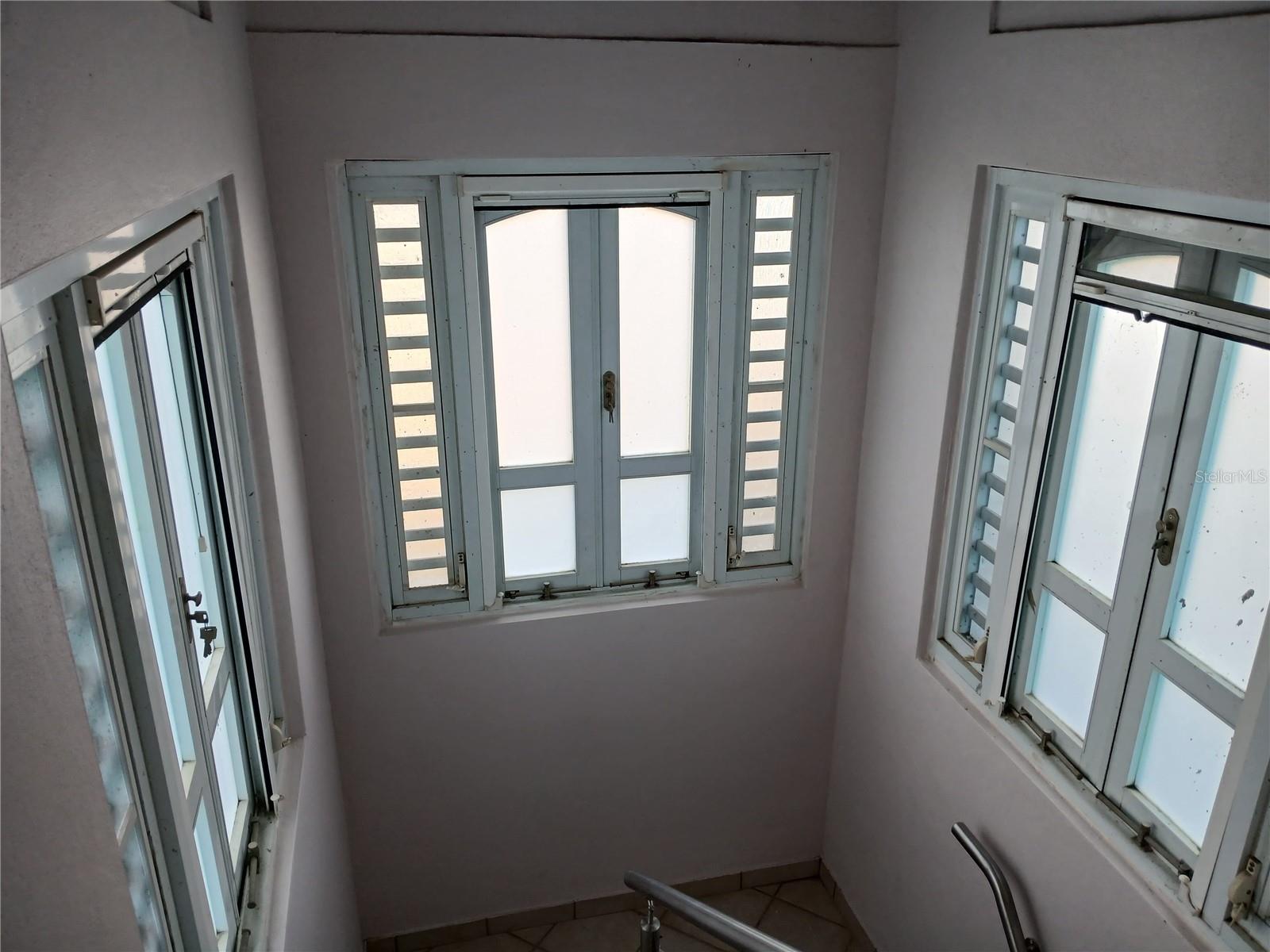 RIVER EDGE HILLS - Residential