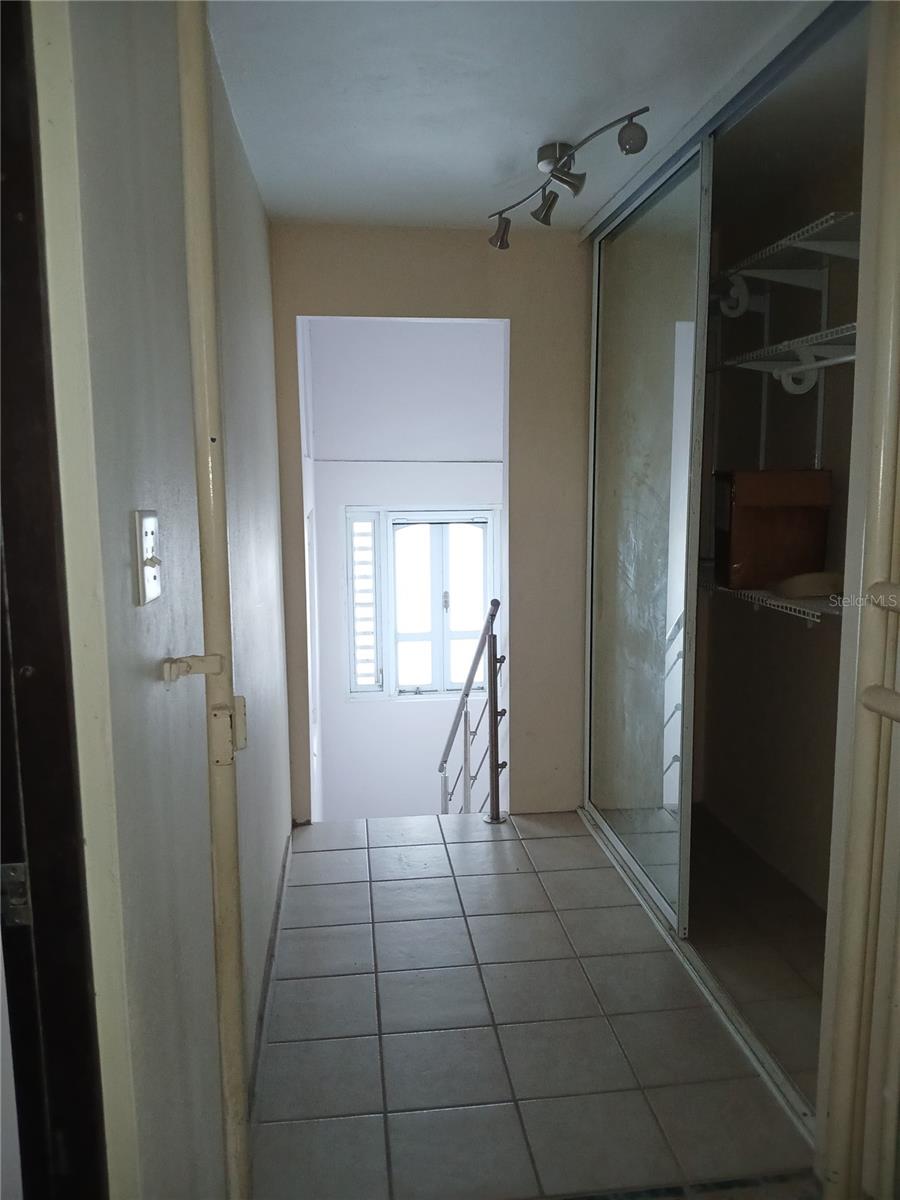 RIVER EDGE HILLS - Residential