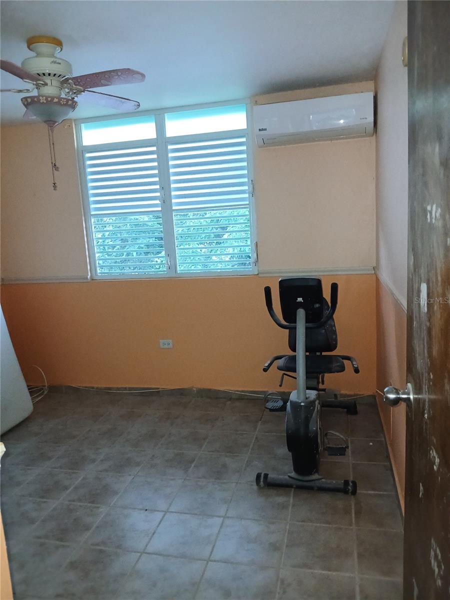 RIVER EDGE HILLS - Residential