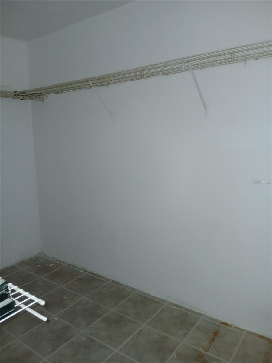 RIVER EDGE HILLS - Residential