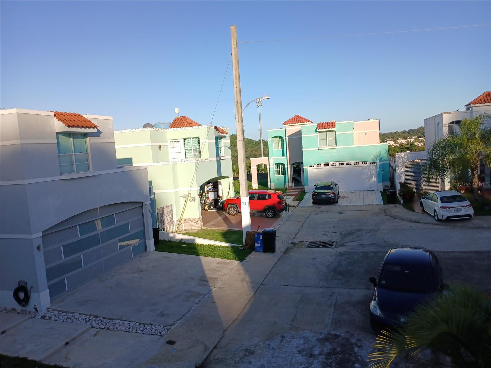 RIVER EDGE HILLS - Residential