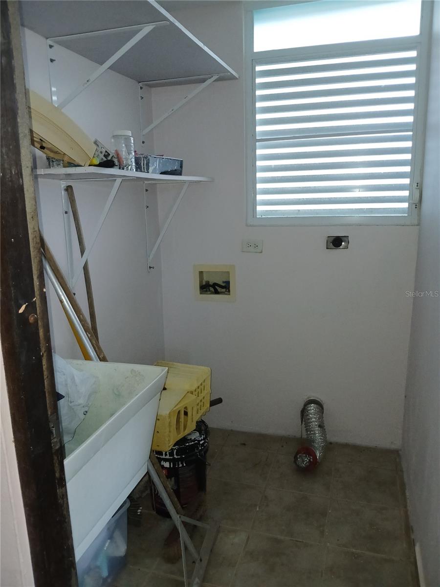 RIVER EDGE HILLS - Residential