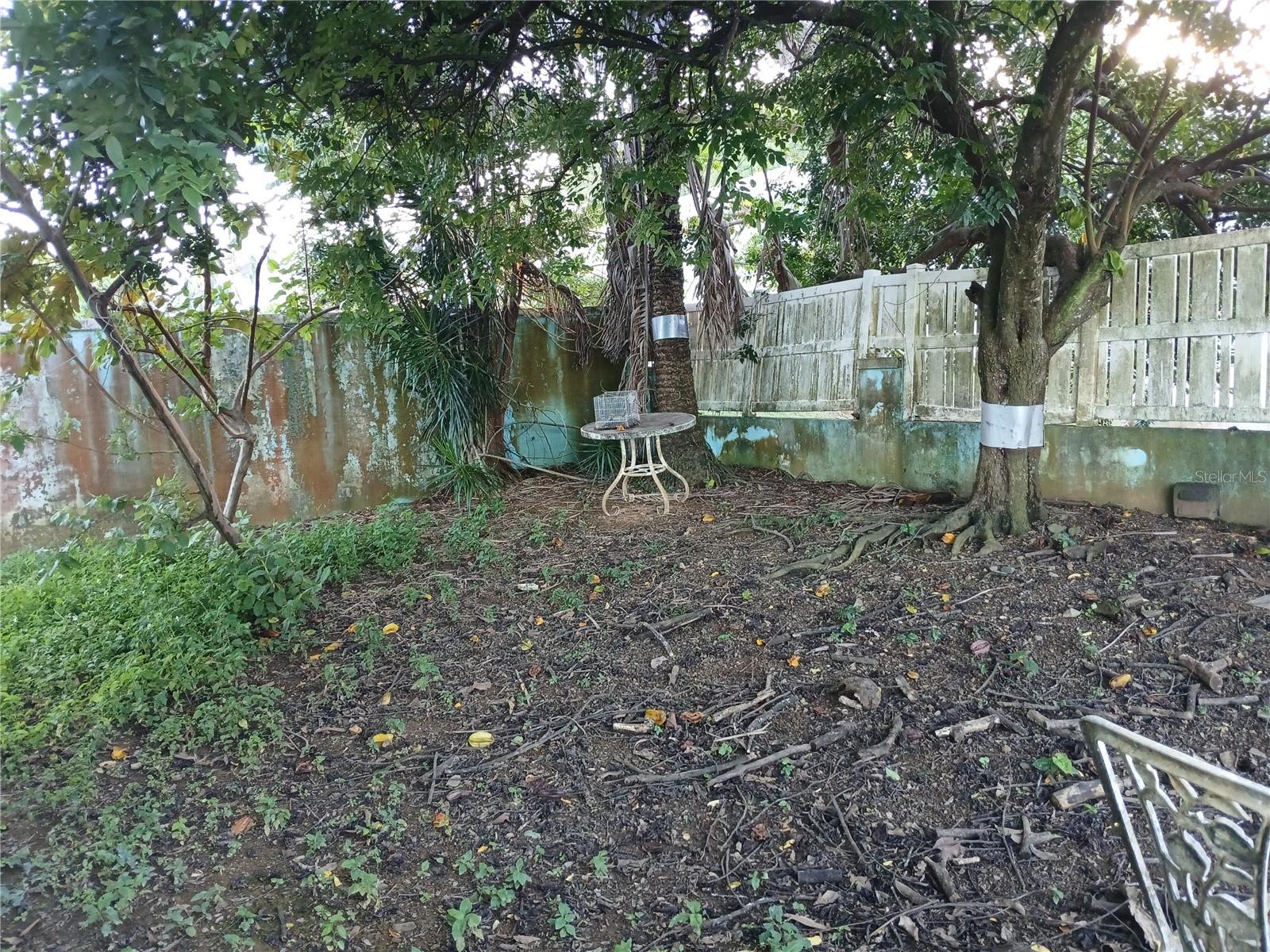 RIVER EDGE HILLS - Residential