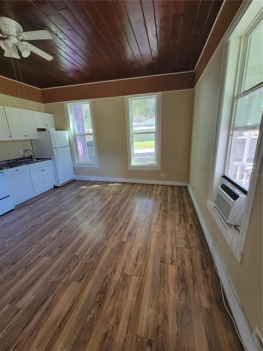 OAK PARK CALDWELLS ADD - Residential Lease