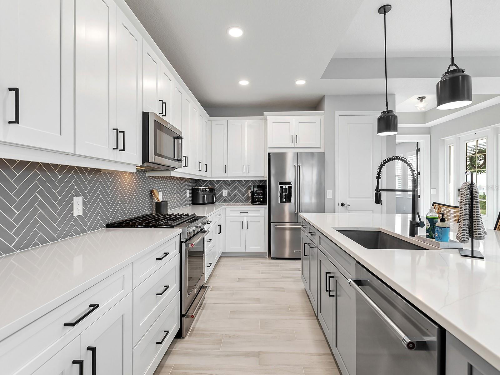 LAKEHOUSE COVE/WATERSIDE PH 4 - Residential