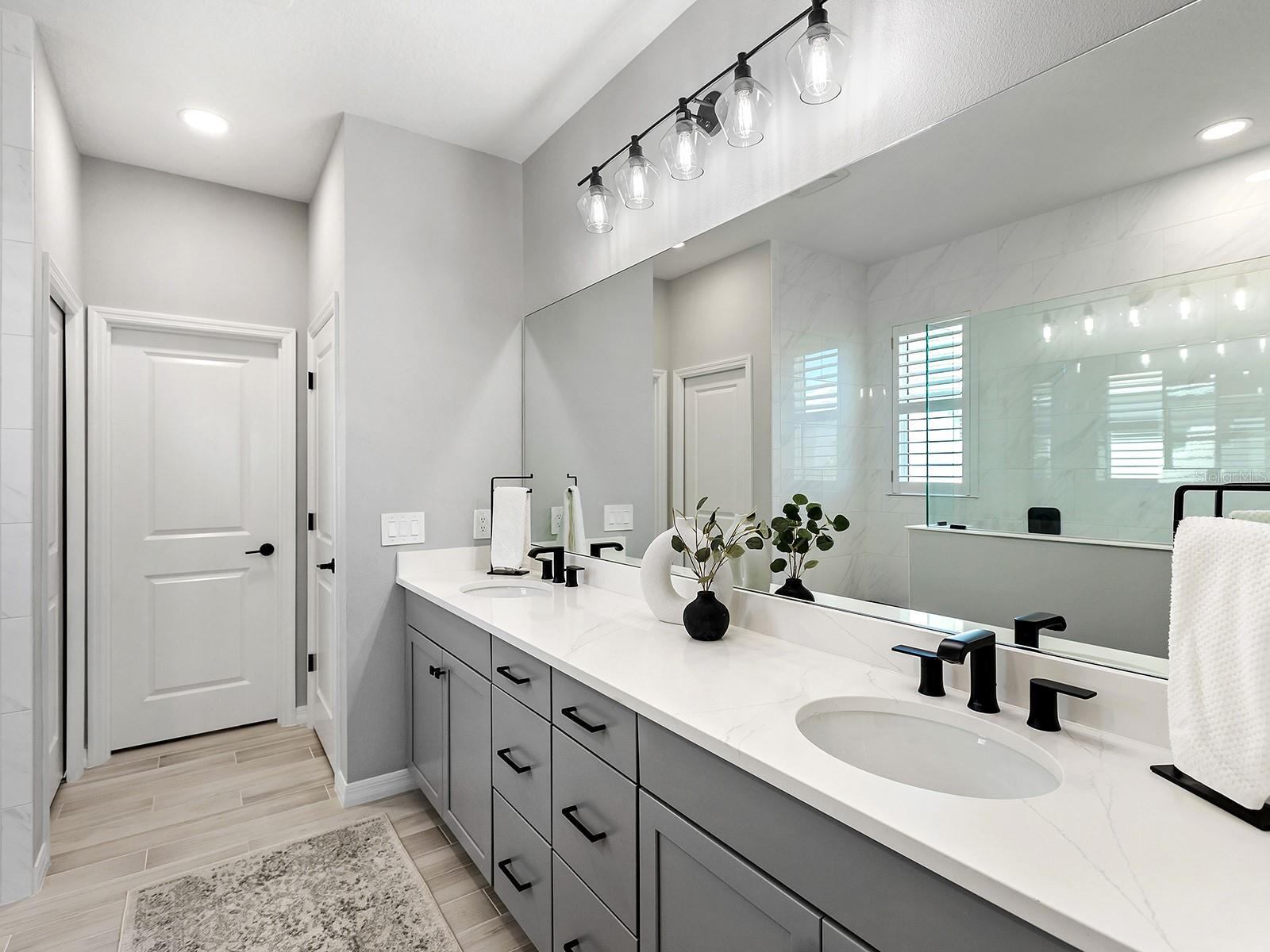 LAKEHOUSE COVE/WATERSIDE PH 4 - Residential