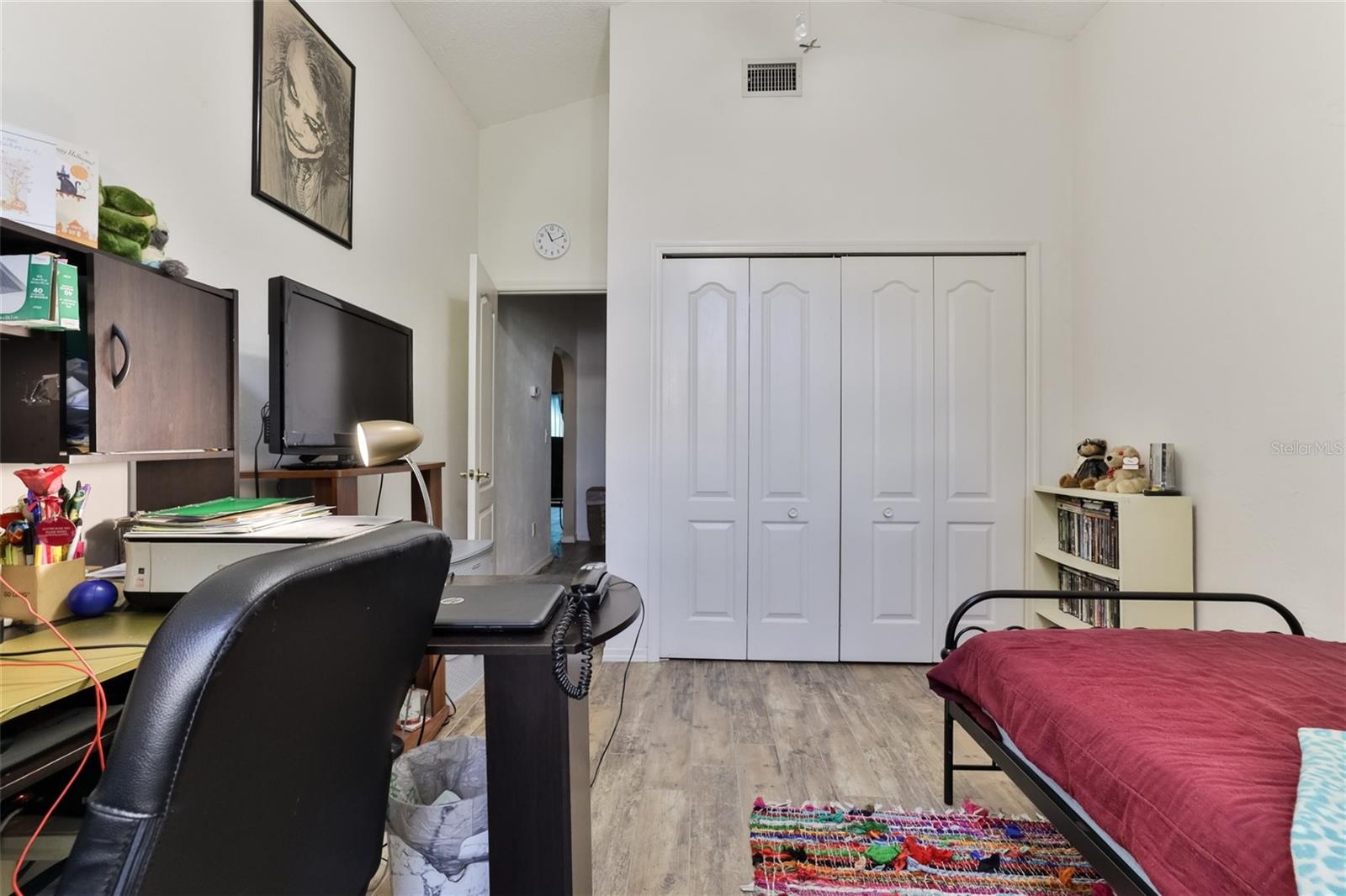 SUNSET PINES TWNHMS - Residential