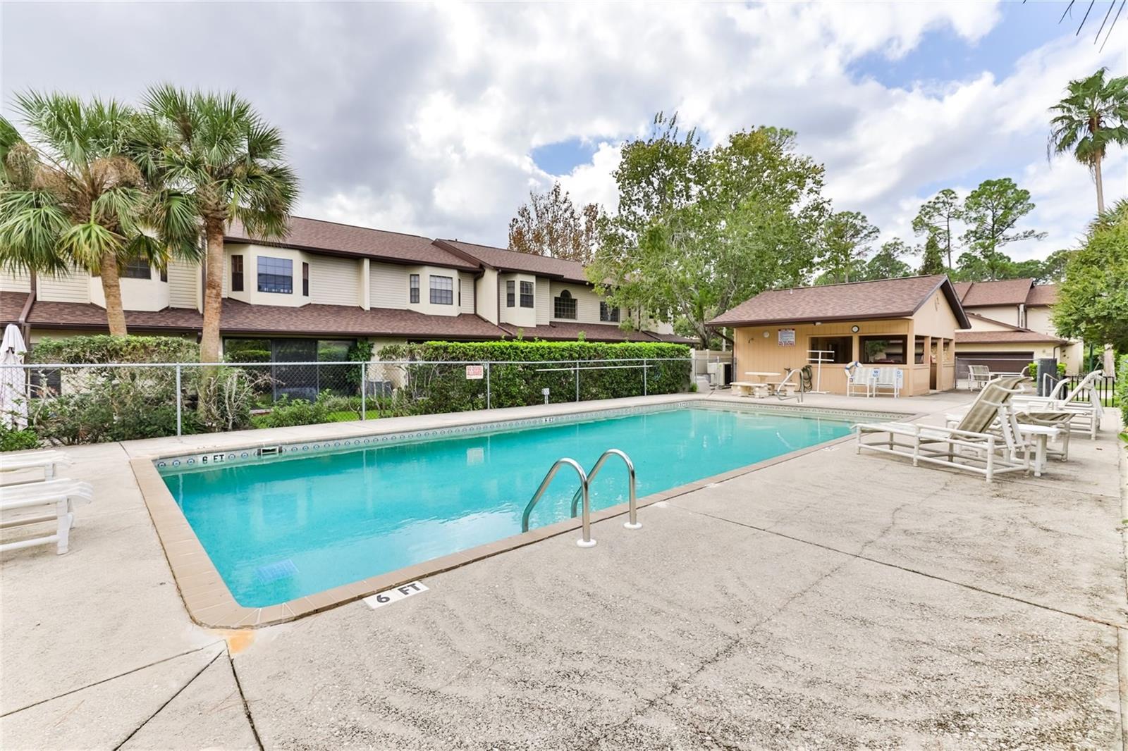 SUNSET PINES TWNHMS - Residential