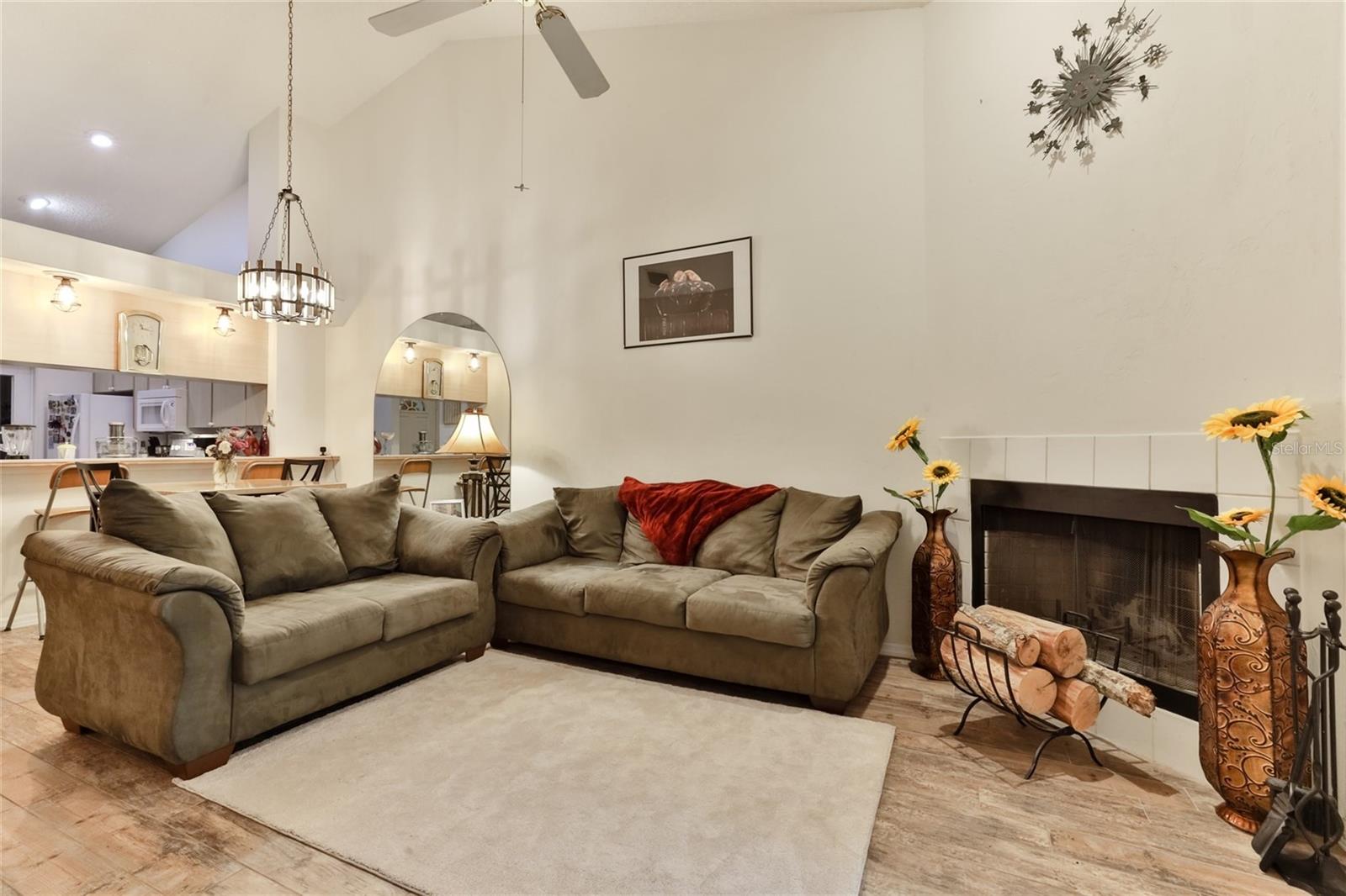 SUNSET PINES TWNHMS - Residential