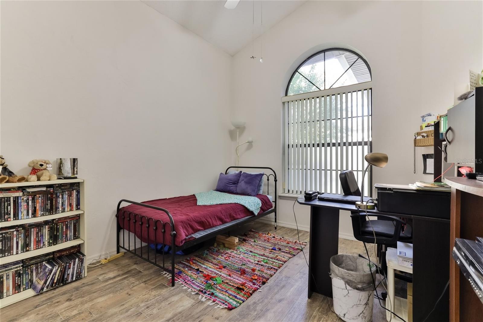 SUNSET PINES TWNHMS - Residential