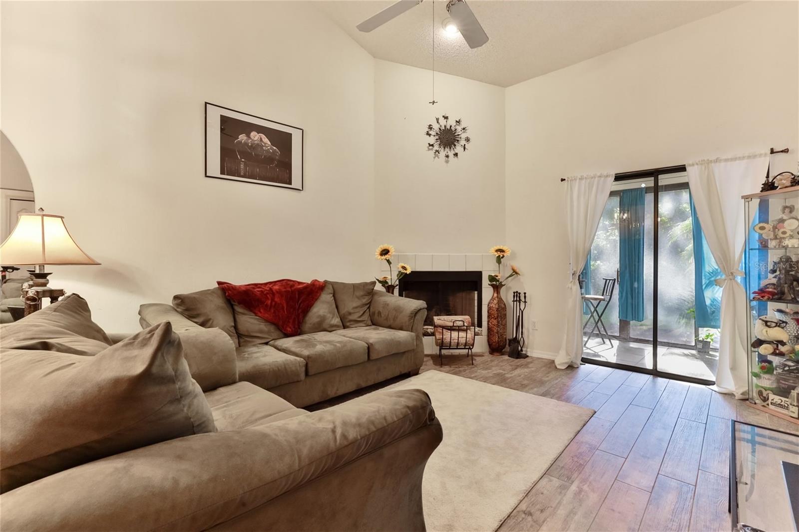 SUNSET PINES TWNHMS - Residential