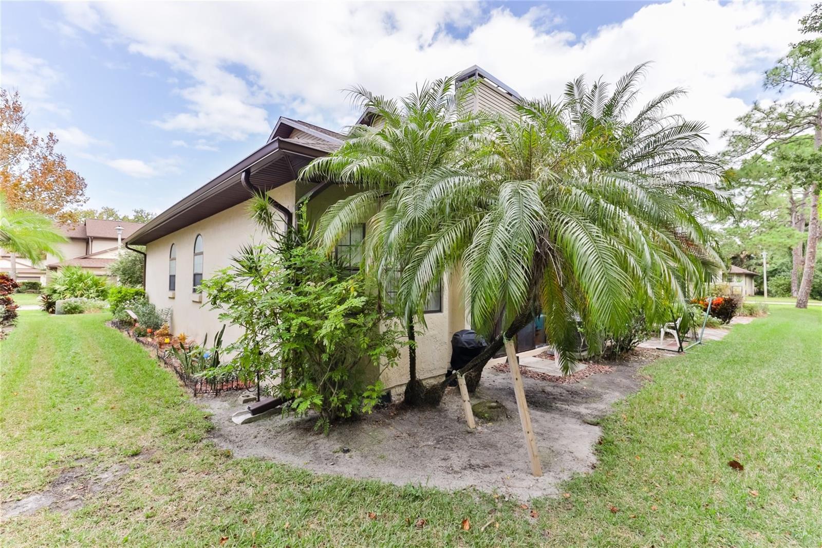 SUNSET PINES TWNHMS - Residential