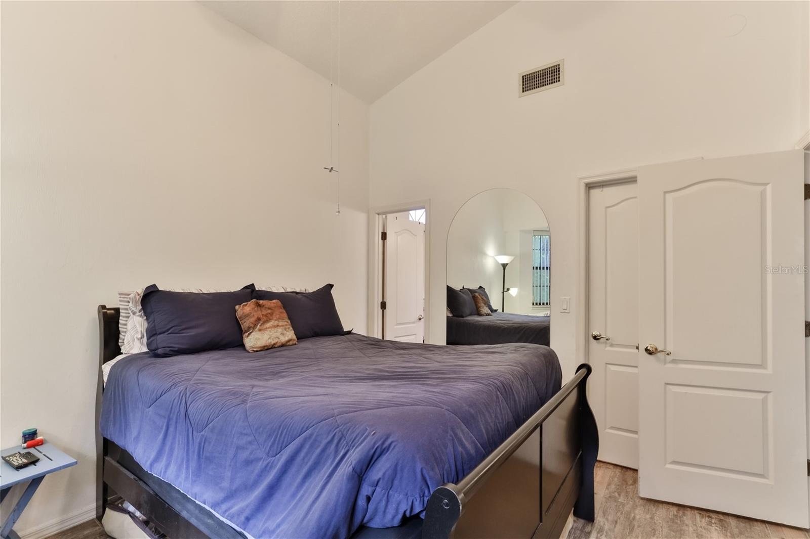 SUNSET PINES TWNHMS - Residential