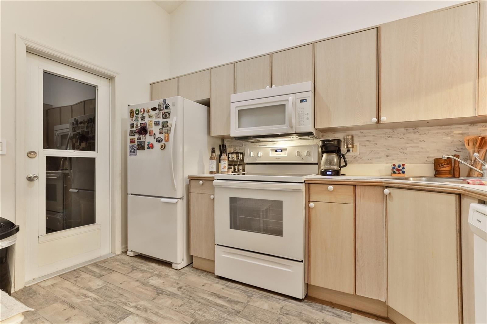 SUNSET PINES TWNHMS - Residential