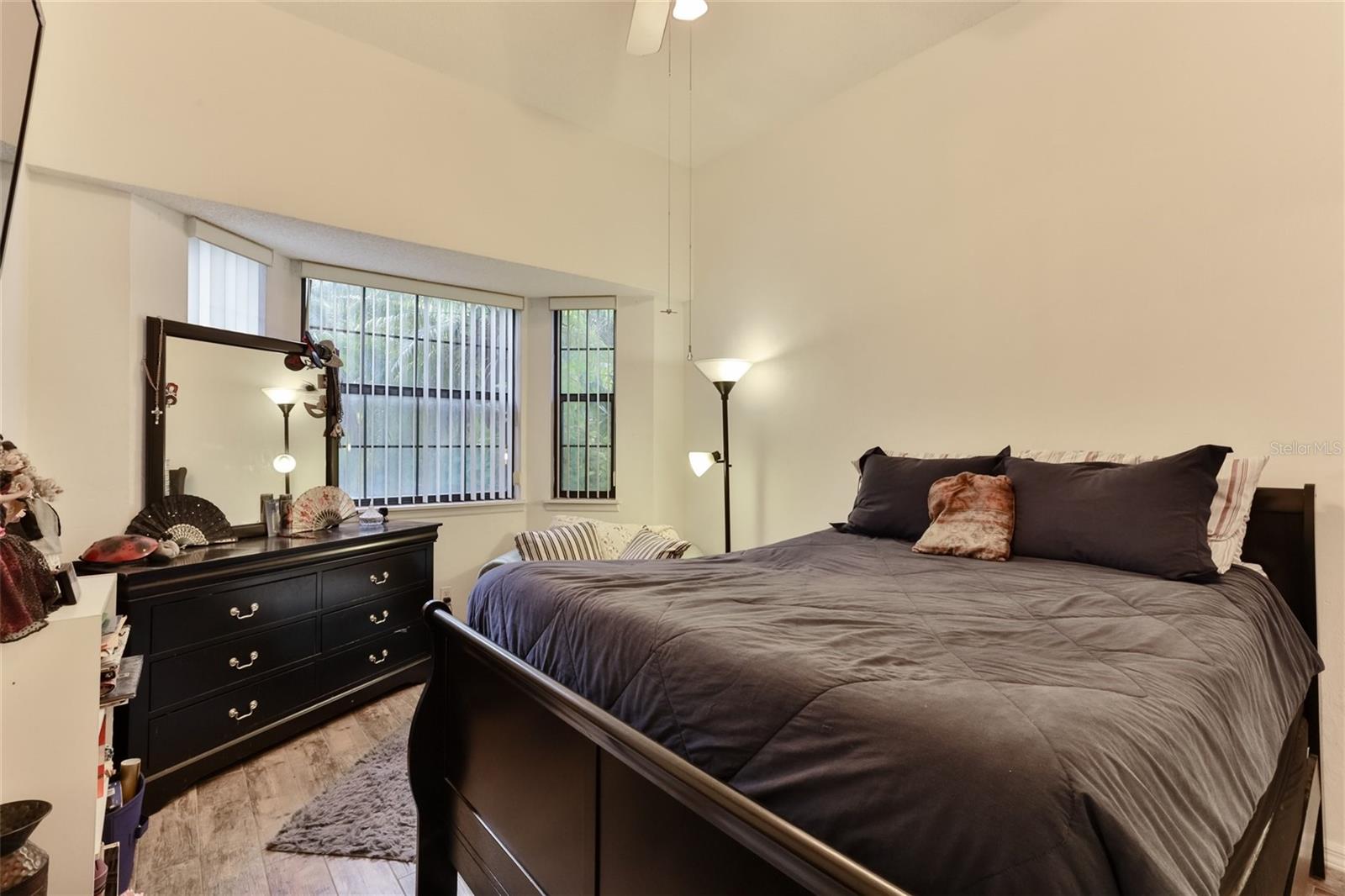 SUNSET PINES TWNHMS - Residential