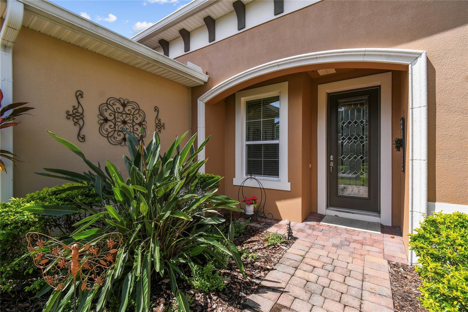 1260 BONITA CANYON DR