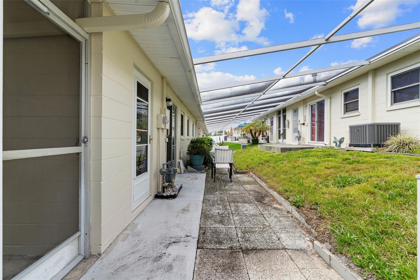 SEMINOLE HILL VILLAS - Residential