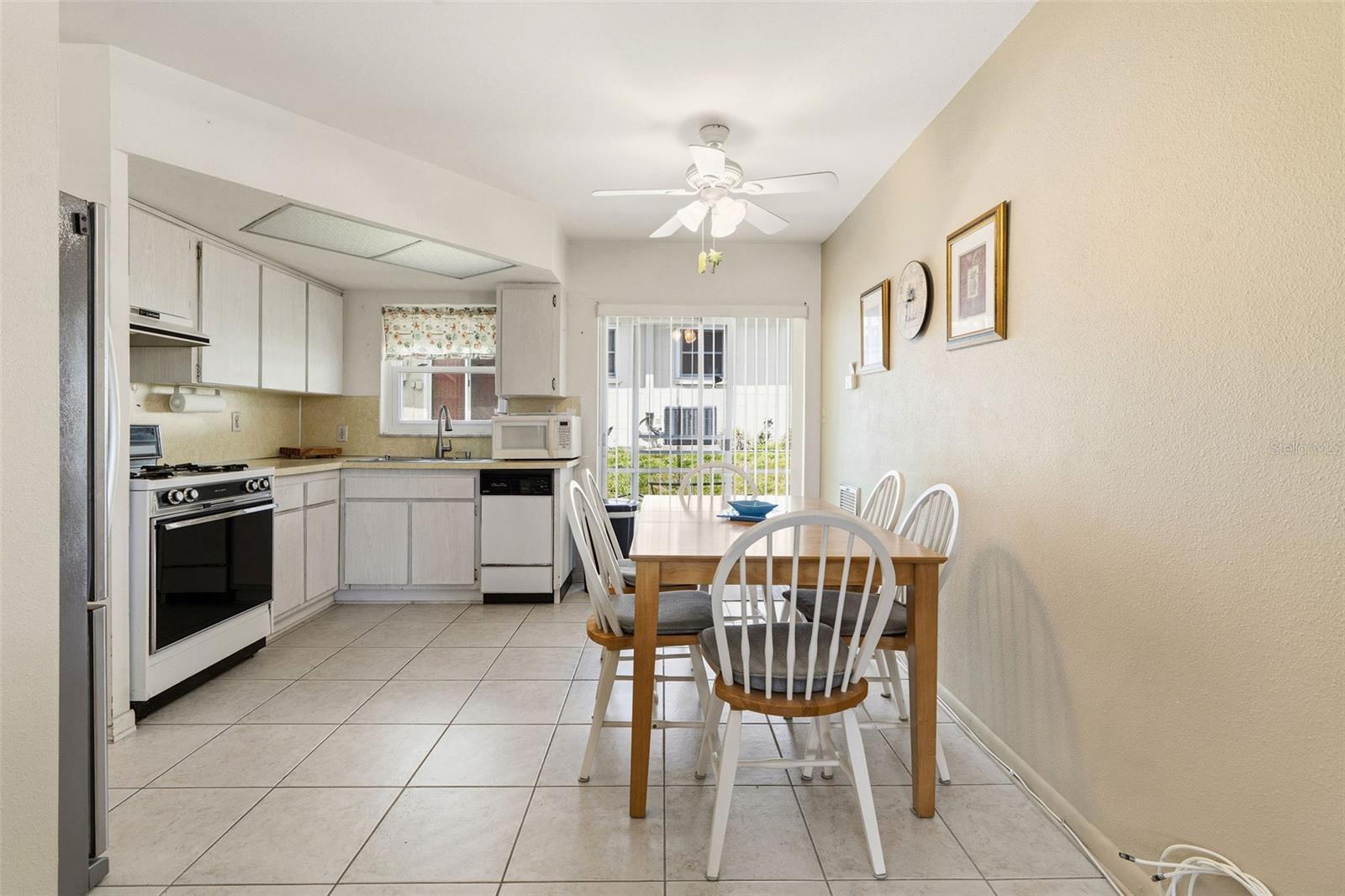 SEMINOLE HILL VILLAS - Residential