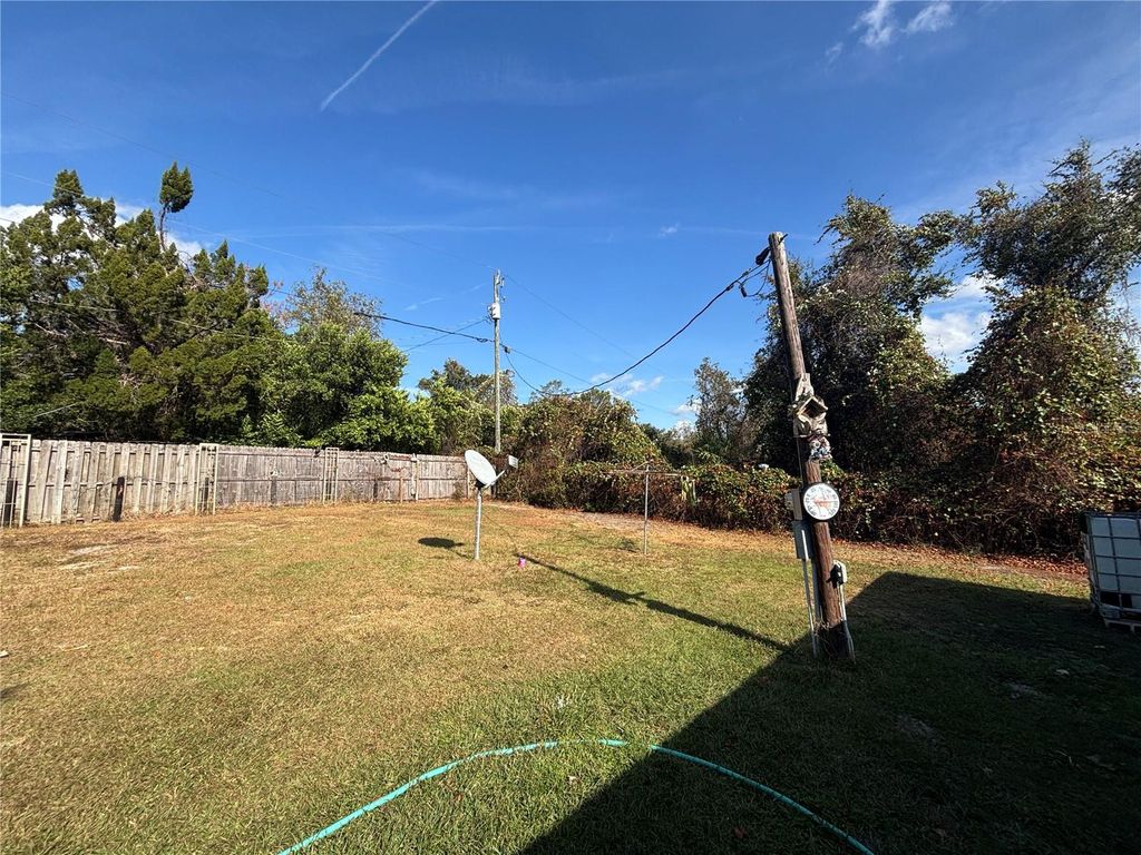 Photo of 20900 SE 140th Place, Umatilla, FL 32784 (MLS # OM714450)